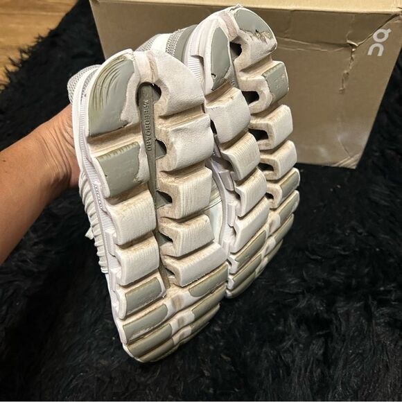 ON CLOUDSWIFT gray white running athletic training lace up shoes sneakers sz 8.5 - Picture 5 of 9